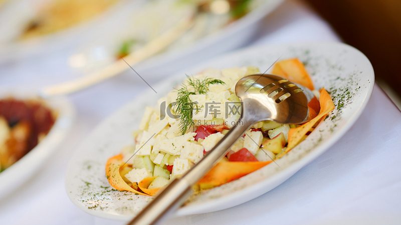 餐饮加盟代理，如何挑选优质合作伙伴？**